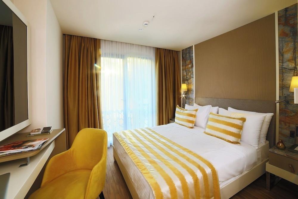 Icon Hotel Taksim Room Type - Superior Room with King Bed Icon Hotel Taksim Room Type - Superior Room with King Bed