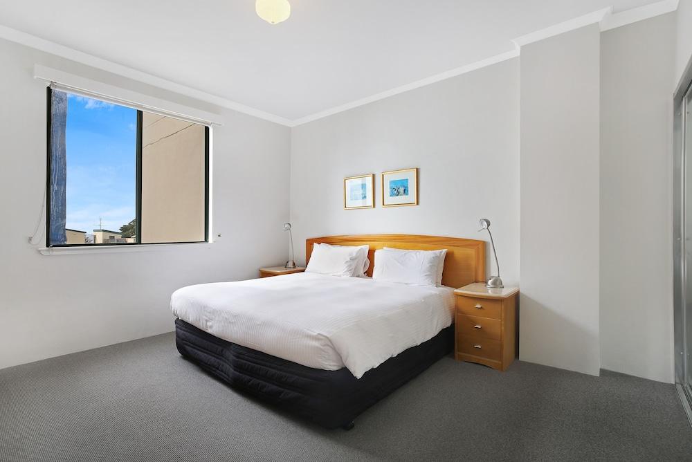 AEA The Coogee View Serviced Apartments Room Type - Three Bedroom Apartment, Beach View AEA The Coogee View Serviced Apartments Room Type - Three Bedroom Apartment, Beach View