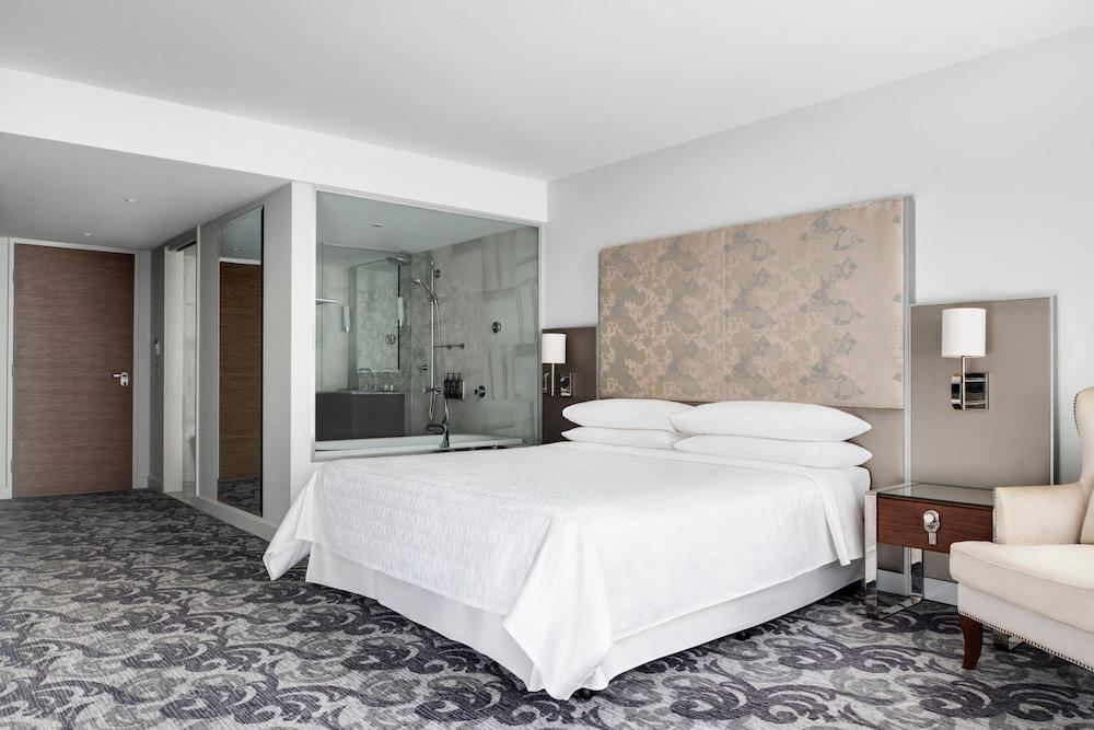 Sheraton Melbourne Hotel Room Type - Room, 1 King Bed