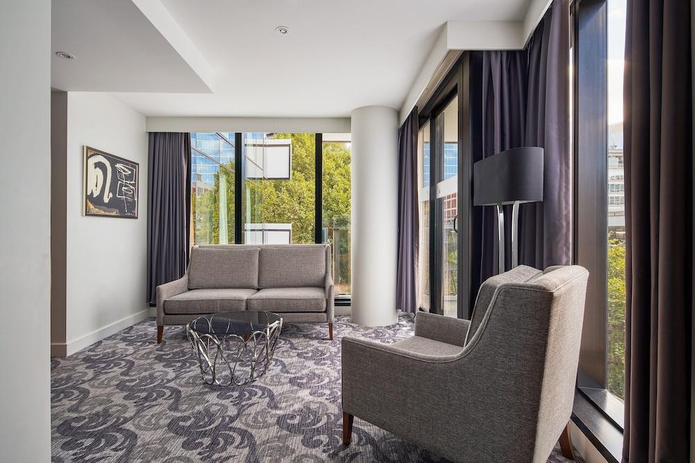 Sheraton Melbourne Hotel Room Type - Suite, 1 King Bed, City View (Corner, Balcony)