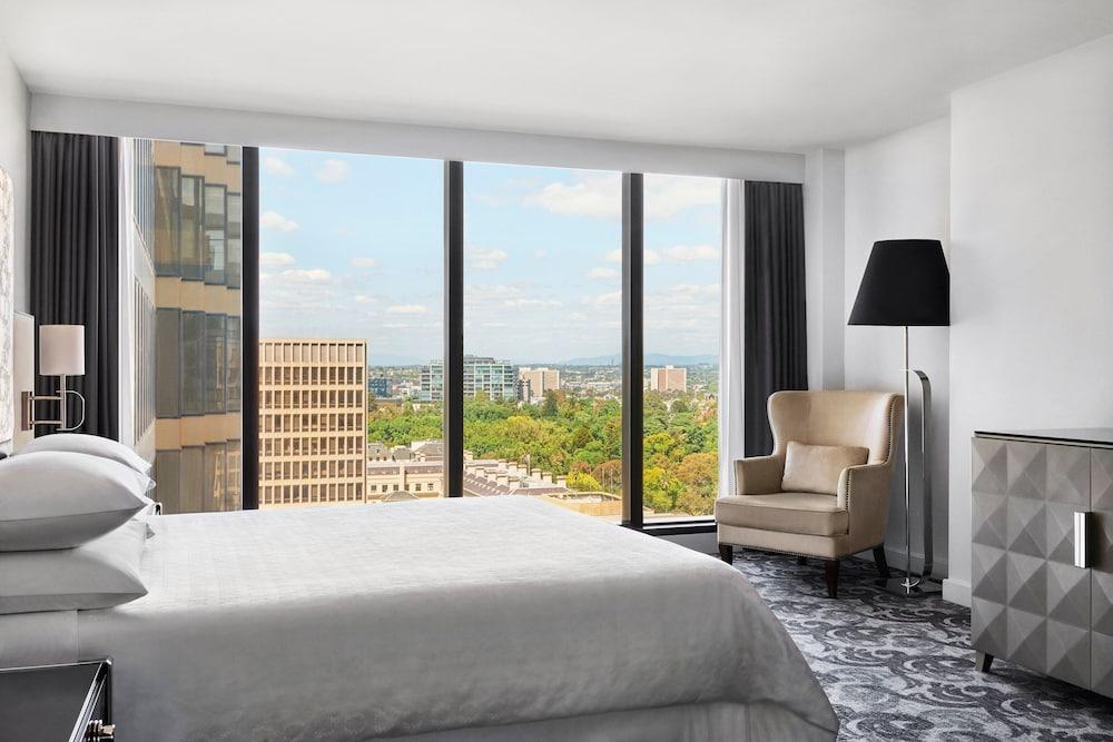 Sheraton Melbourne Hotel Room Type - Room, 1 King Bed, Garden View