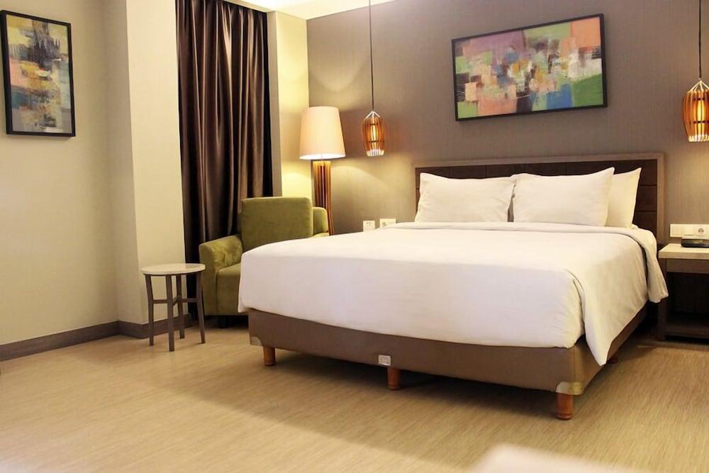 BW Kemayoran Hotel & Convention Powered by Archipelago Room Type - Grand Room (Deluxe King)