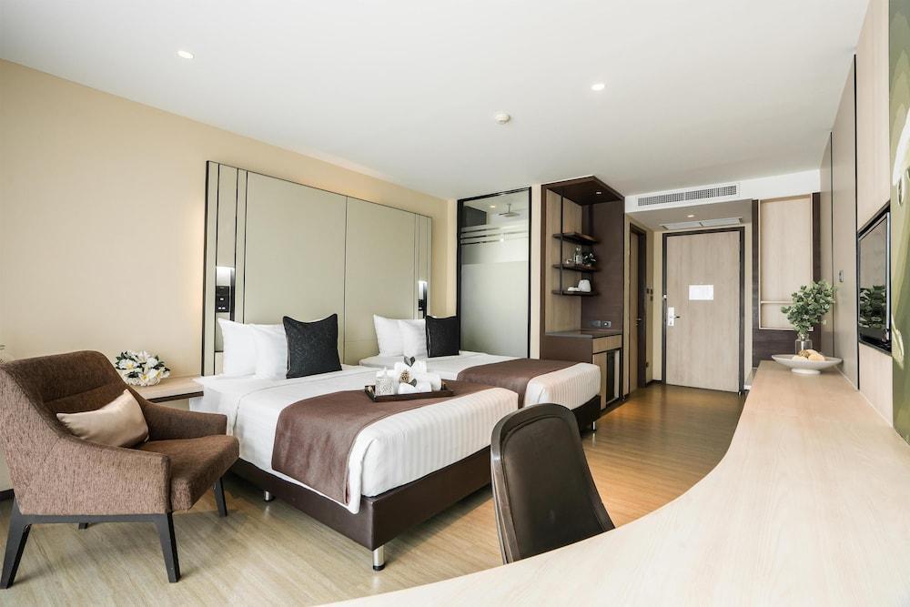 Siamese Hotel Pattaya, BW Signature Collection Room Type - Superior Room, 2 Twin Beds, Non Smoking, Balcony (Shower Only)