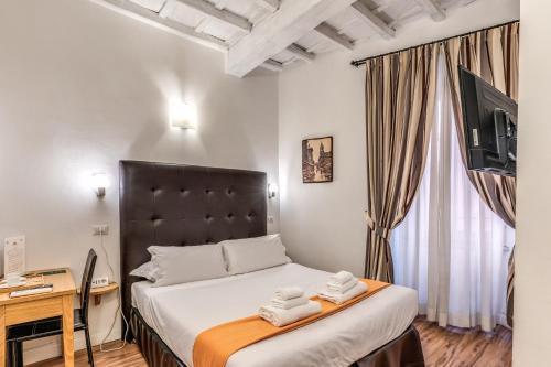 Magenta Deluxe Cancello Room Type - Standard Double Room