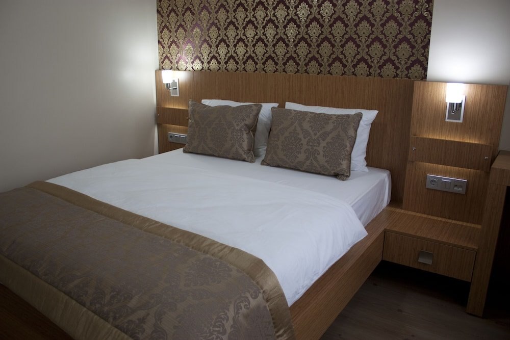 Istanbul Central Hotel Room Type - Economy Double Room, No Windows (Basement)