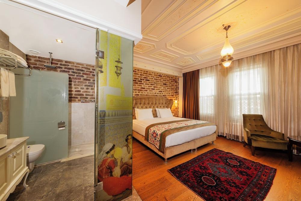 Azade Premier Room Type - Deluxe Double Room