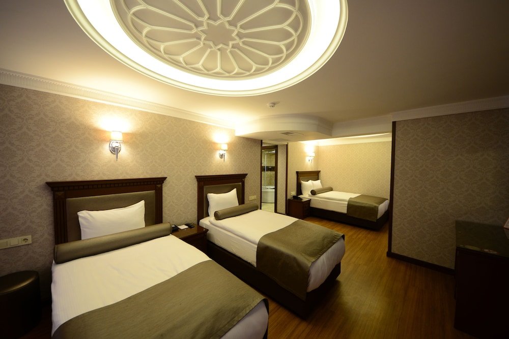 Grand Bazaar Hotel - Tap to explore photos