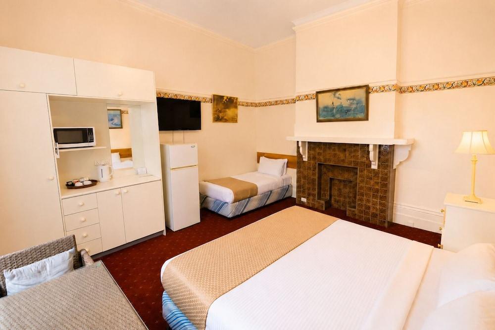 Georgian Court Inn Room Type - Standard Family Room