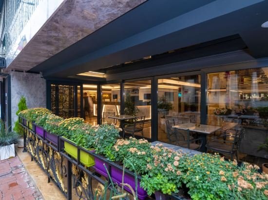 Skalion Hotel Spa Istanbul Price Address Reviews