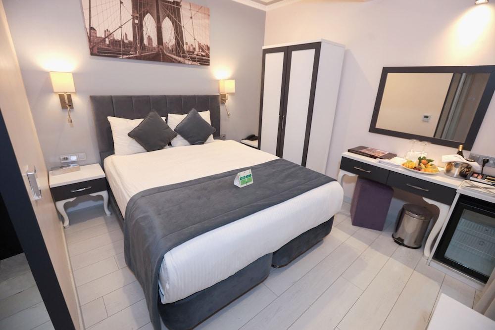 Skalion Hotel Room Type - Economy Double Room