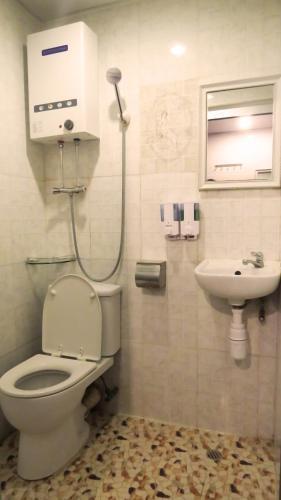 Budget Hostel Room Type - triple