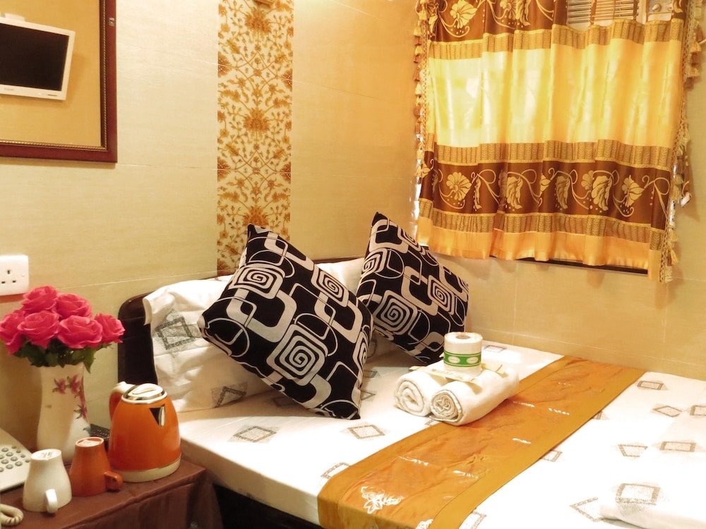 Budget Hostel Room Type - Traditional Double Room Single Use