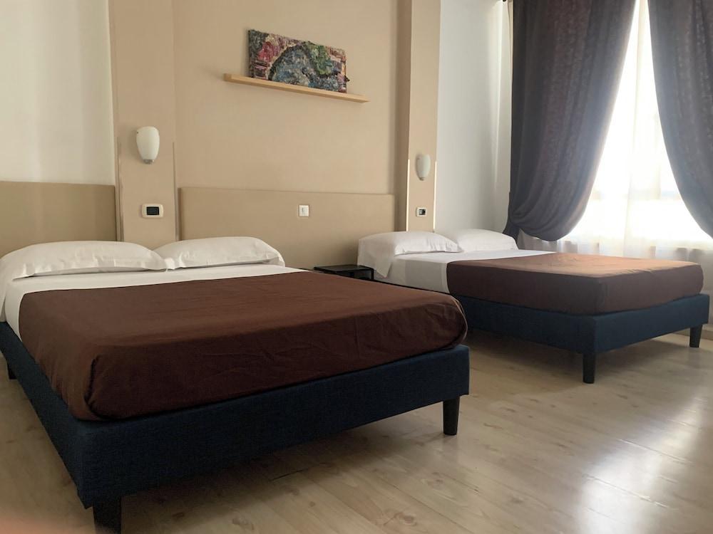 Hotel Indipendenza Room Type - Standard Quadruple Room