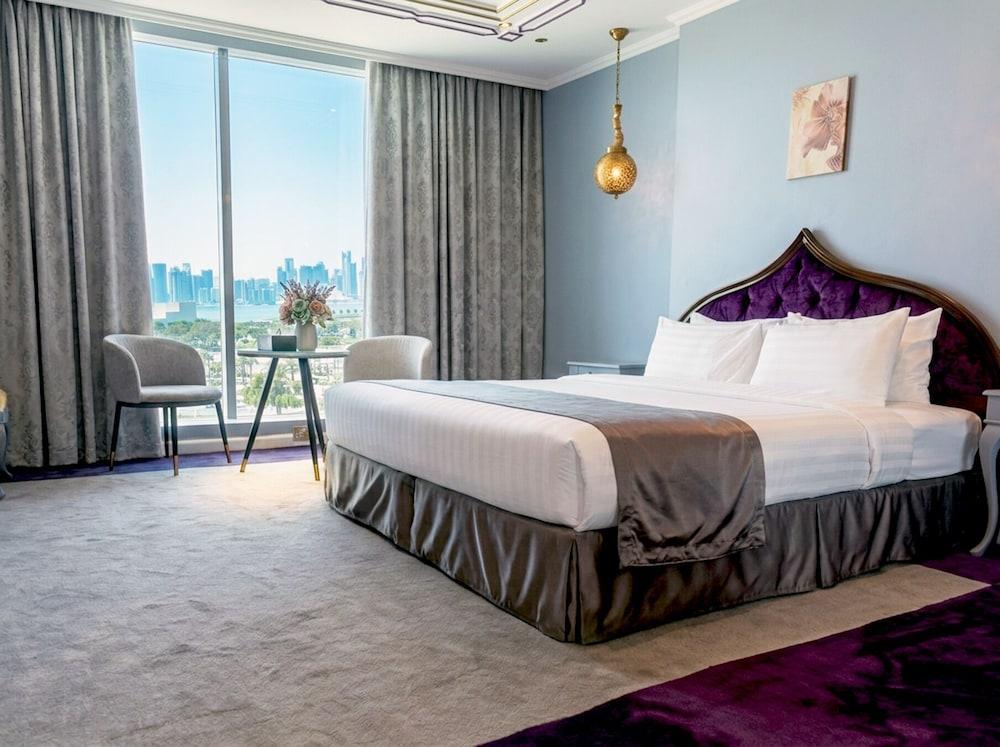 Saraya Corniche Hotel Room Type - Deluxe Room, 1 King Bed (Corniche View) Saraya Corniche Hotel Room Type - Deluxe Room, 1 King Bed (Corniche View)