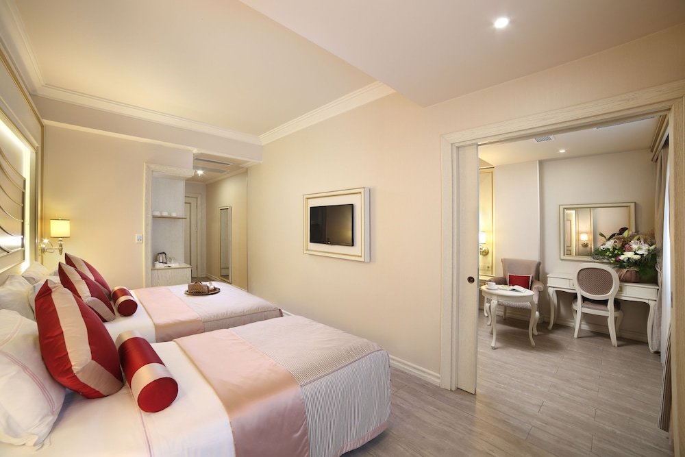 Halifaks Hotel Sisli Istanbul Room Type - Family Room, Multiple Bedrooms, Allergy Friendly, City View