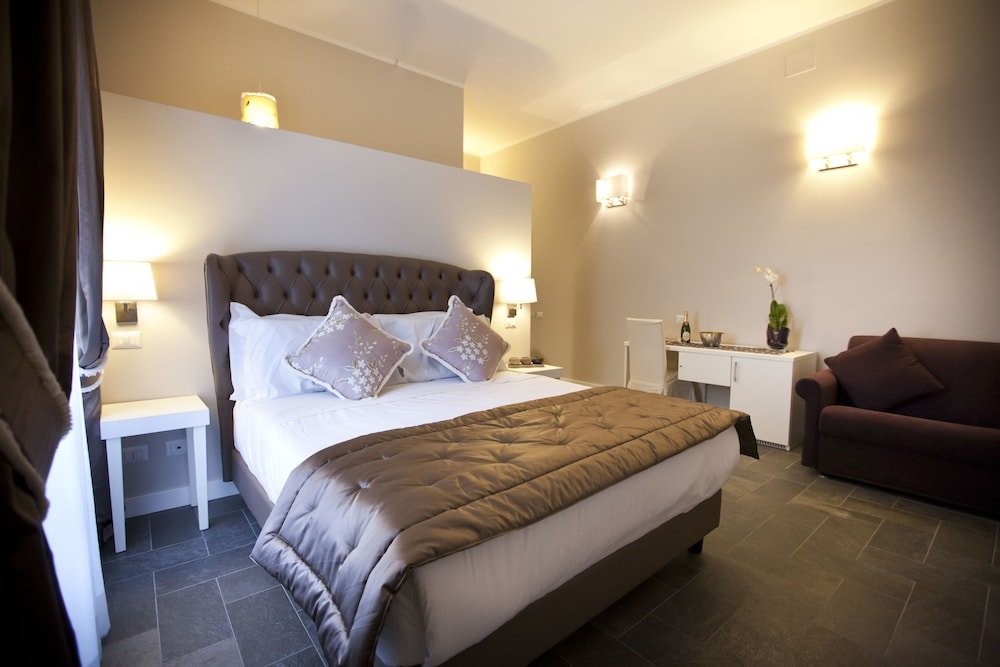 Chic & Town Luxury Rooms Piazza di Spagna Room Type - Junior Room, 1 King Bed with Sofa bed Chic & Town Luxury Rooms Piazza di Spagna Room Type - Junior Room, 1 King Bed with Sofa bed