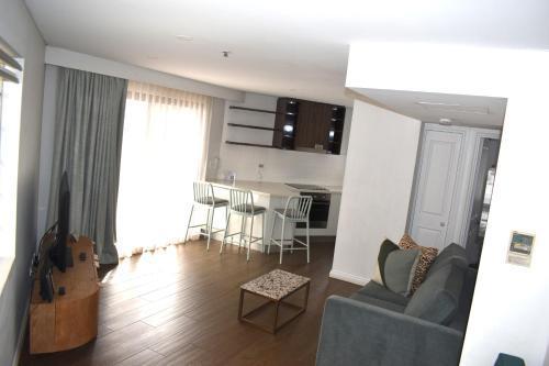 Bondi 38 Serviced Apartments - Tap to explore photos