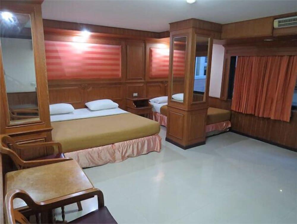 AA Pattaya Residence Room Type - Triple Room