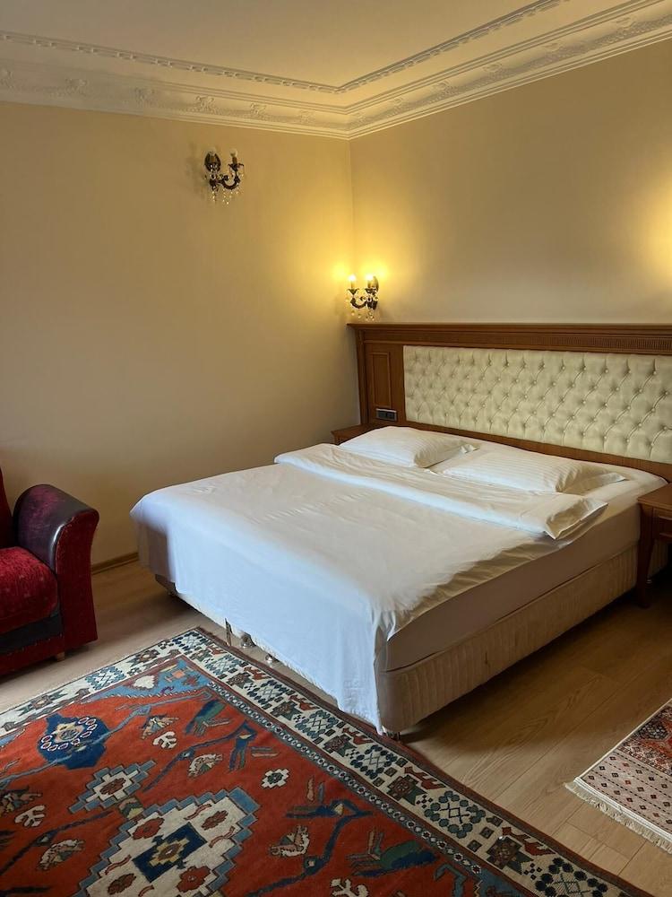 Ada Hotel Istanbul Room Type - Standard Suite - Half Basement