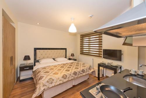Invictum Residence - Tap to explore photos