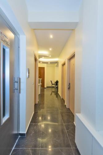 Invictum Residence - Tap to explore photos