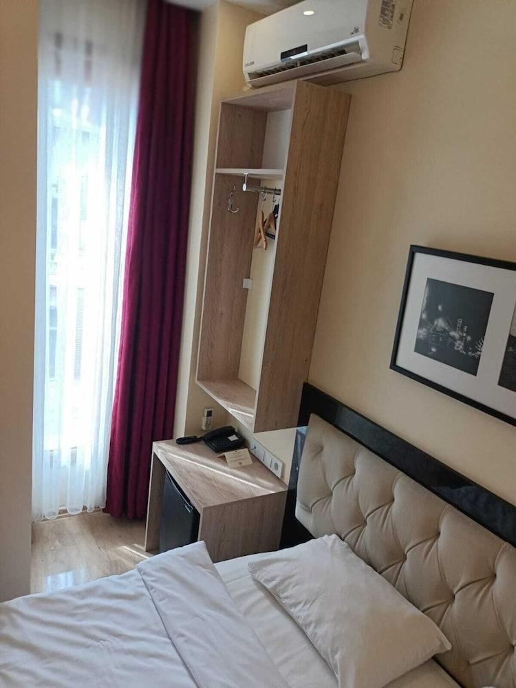 Invictum Residence Room Type - Economy Room