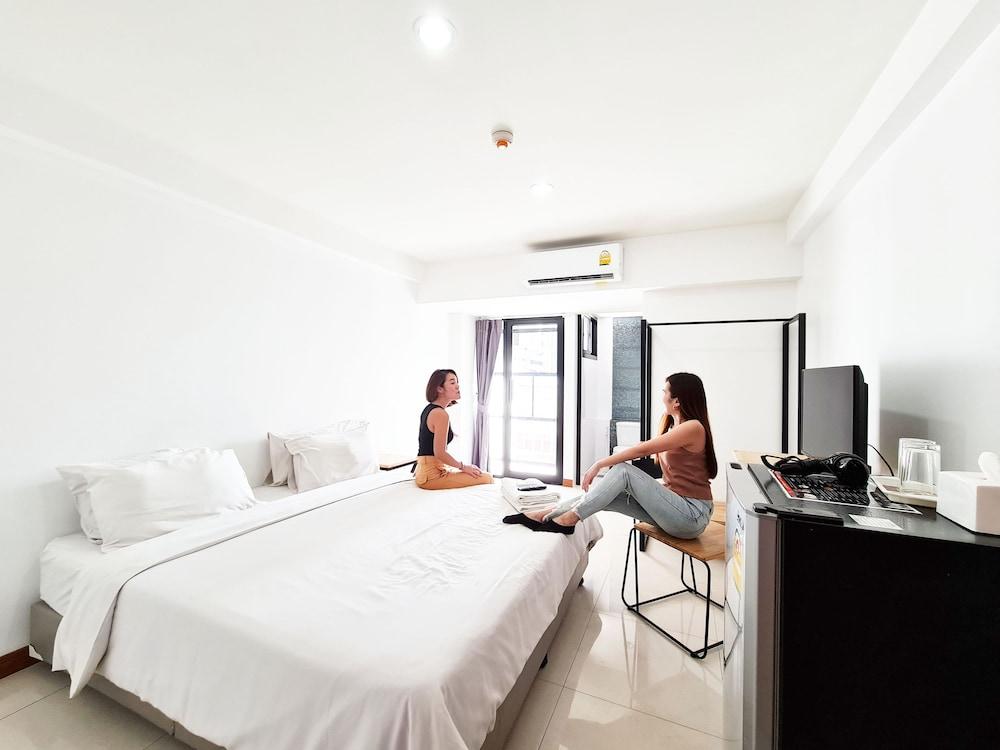 Don Muang Hotel - Tap to explore photos