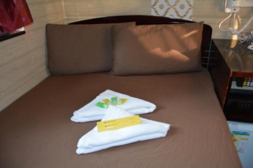 Everest Hostel Room Type - Deluxe King Room