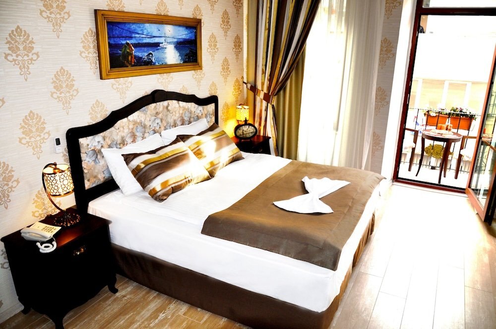 Taksim House Hotel - Tap to explore photos
