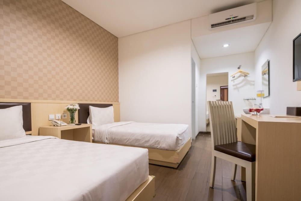 Hotel 88 Grogol by WH Room Type - Deluxe Twin
