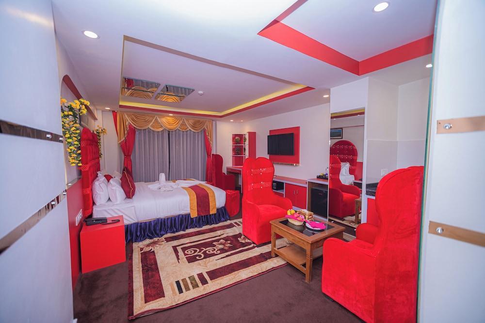 Hotel Pokhara Village & Spa Room Type - Honeymoon Suite with Jacuzzi