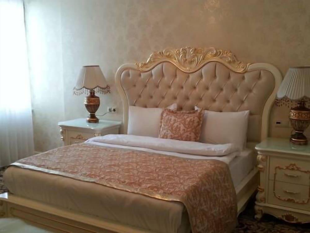 Best Town Hotel Room Type - Double Room