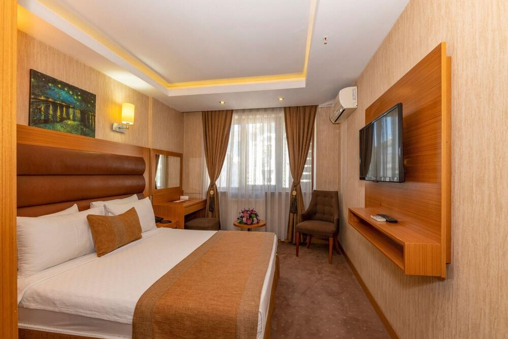 Regno Hotel Room Type - Standard Double or Twin Room Regno Hotel Room Type - Standard Double or Twin Room