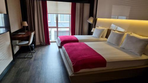 Hotel Favori Nisantasi Room Type - Deluxe Triple Room Hotel Favori Nisantasi Room Type - Deluxe Triple Room