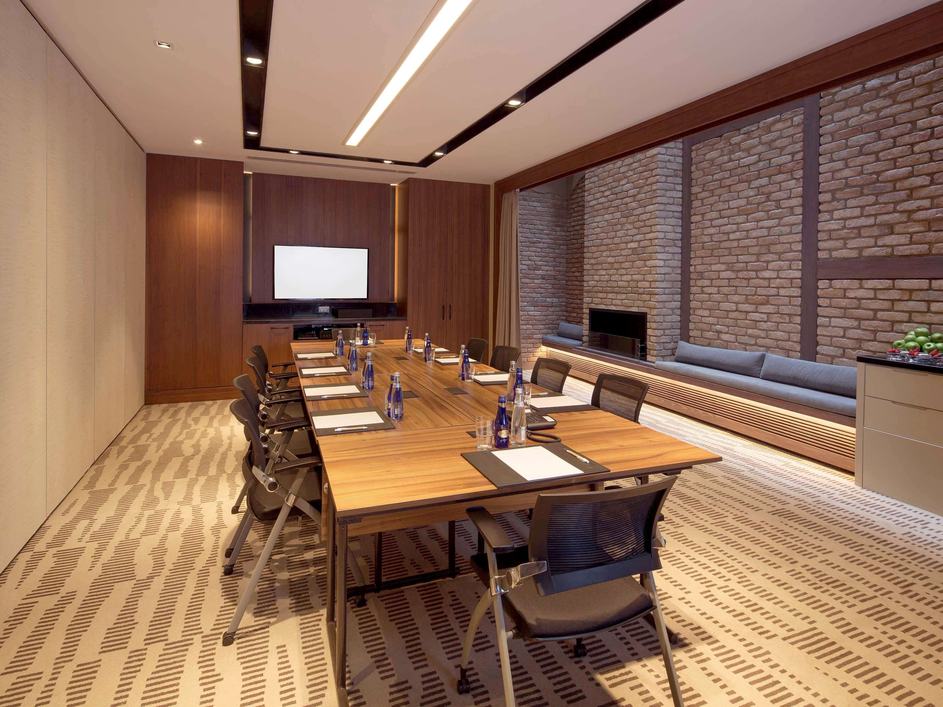 Movenpick Istanbul Hotel Golden Horn Istanbul 1 1 2 9 7 2 7 Price Address Reviews