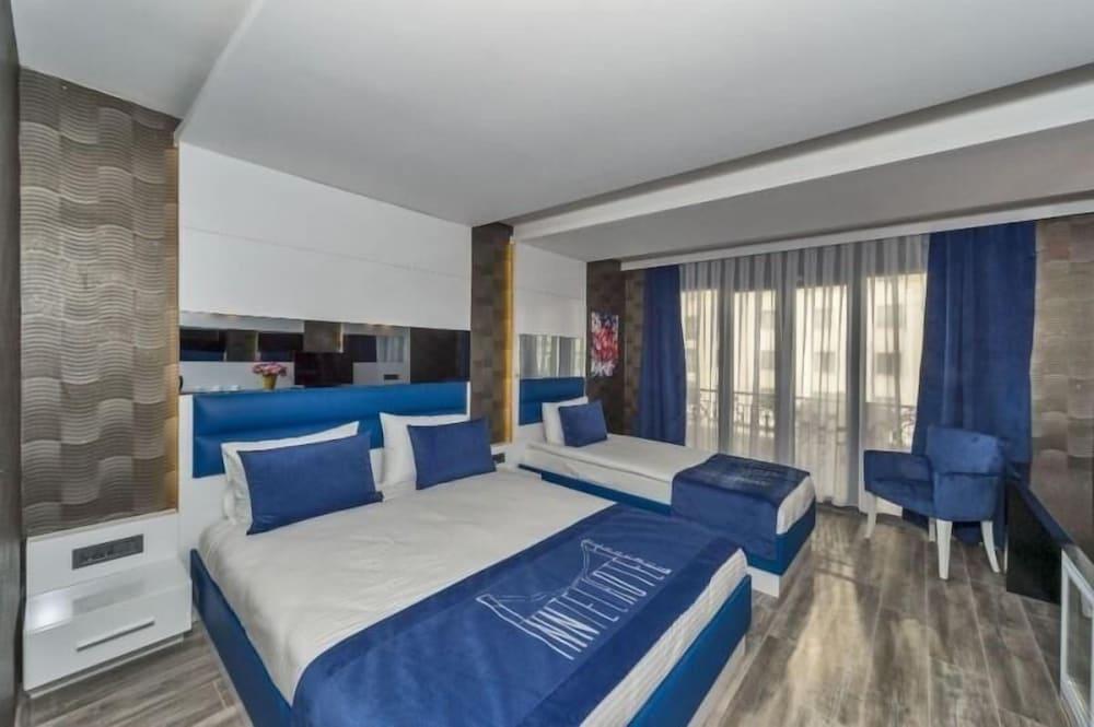 Inntel Hotel Istanbul Room Type - Superior Triple Room, 1 Bedroom