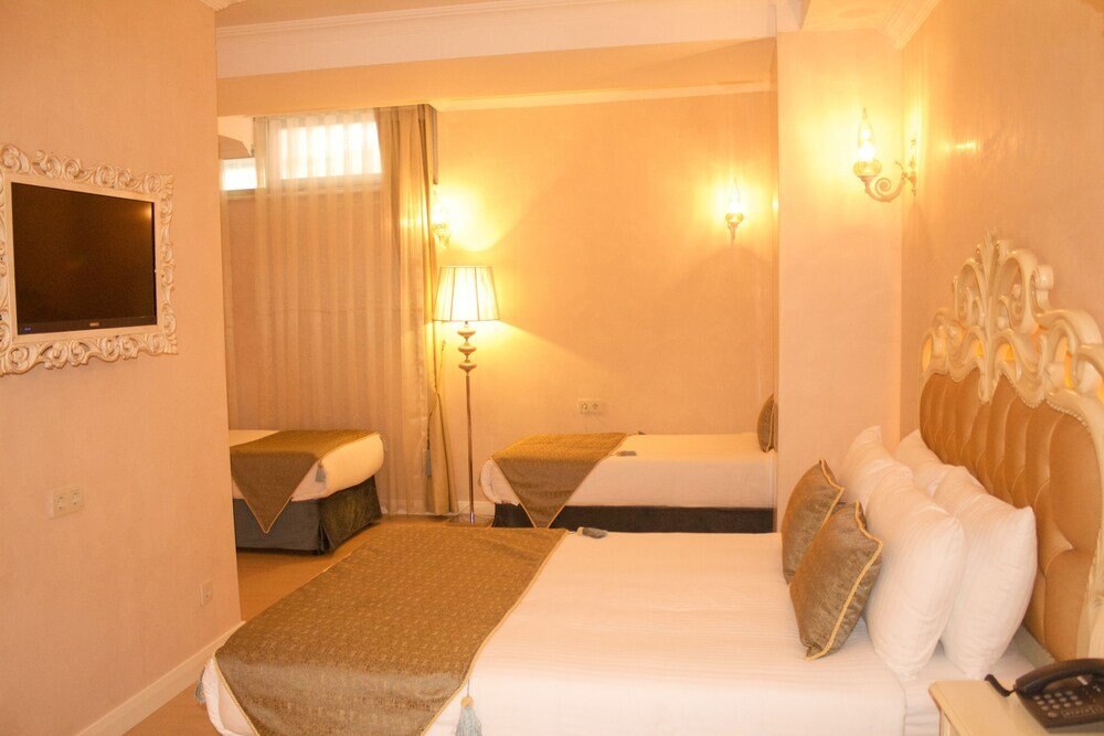 Edibe Sultan Hotel Room Type - Family Quadruple Room, 1 Bedroom, City View, Ground Floor Edibe Sultan Hotel Room Type - Family Quadruple Room, 1 Bedroom, City View, Ground Floor