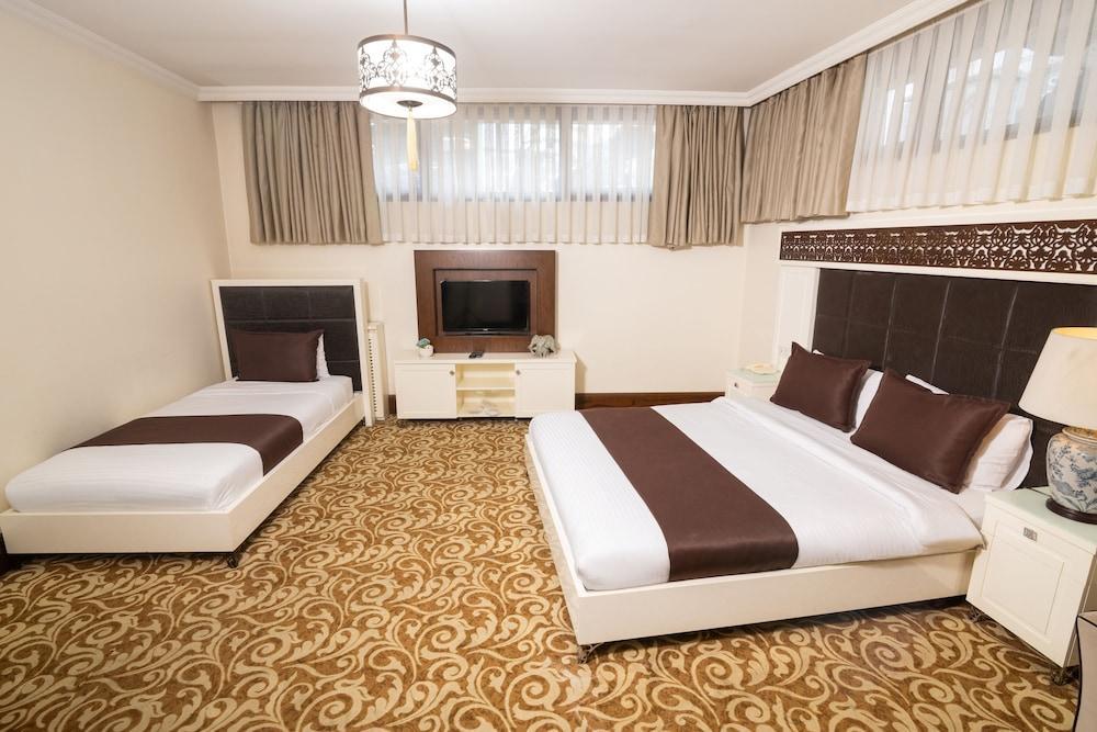 K Suites Hotel Room Type - Economy Room, 1 Double Bed