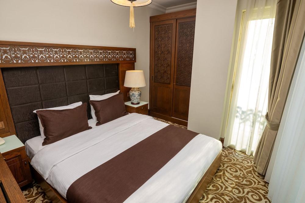 K Suites Hotel Room Type - Junior Suite, 1 Bedroom, City View