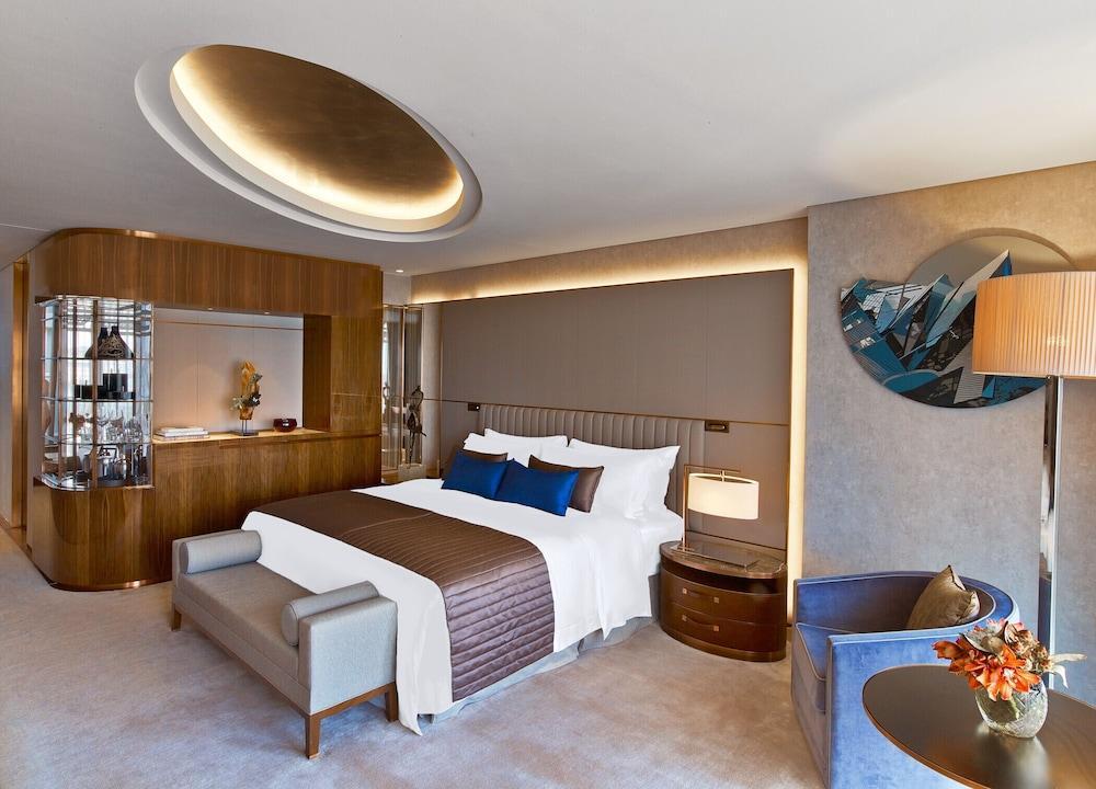 The St. Regis Istanbul by Marriott Room Type - Deluxe Room, 1 Double Bed, Park View The St. Regis Istanbul by Marriott Room Type - Deluxe Room, 1 Double Bed, Park View