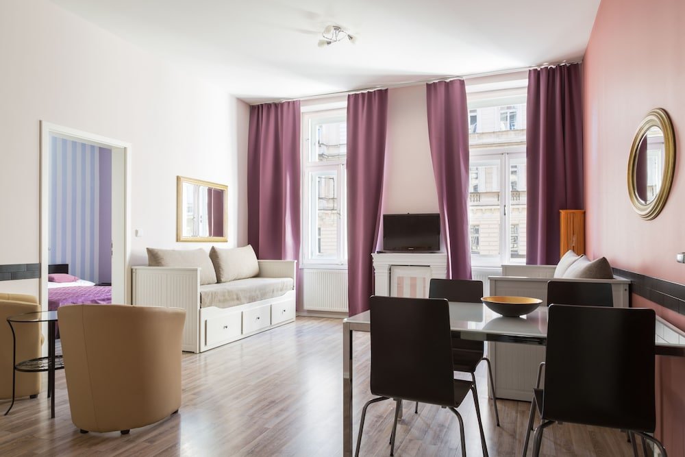 Royal Court Apartments Room Type - Family Apartment