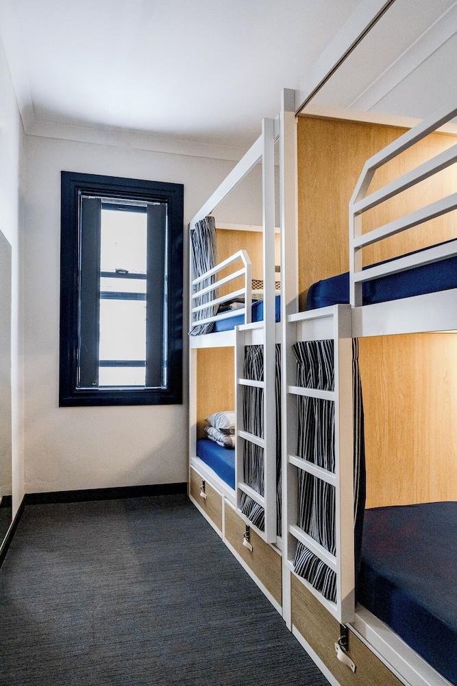 Wake Up! Bondi Beach - Hostel Room Type - 4 Bed Dorm