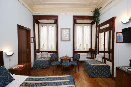 Tibullo Guesthouse Room Type - Triple Room