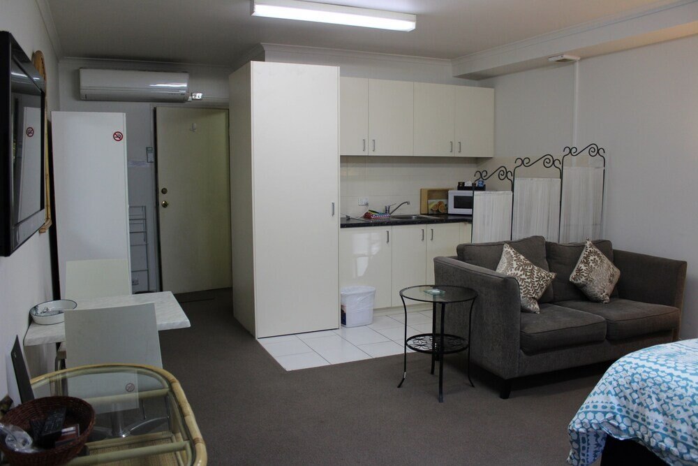 Box Hill Studios at Canterbury Gardens - Tap to explore photos
