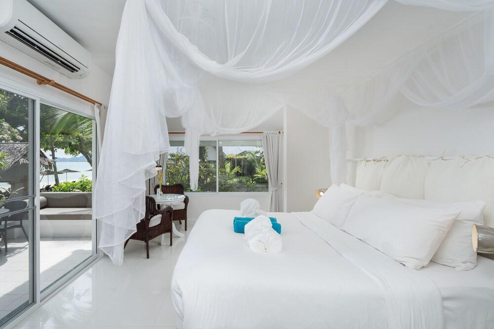 King's Garden Resort Room Type - Beachfront Bungalow
