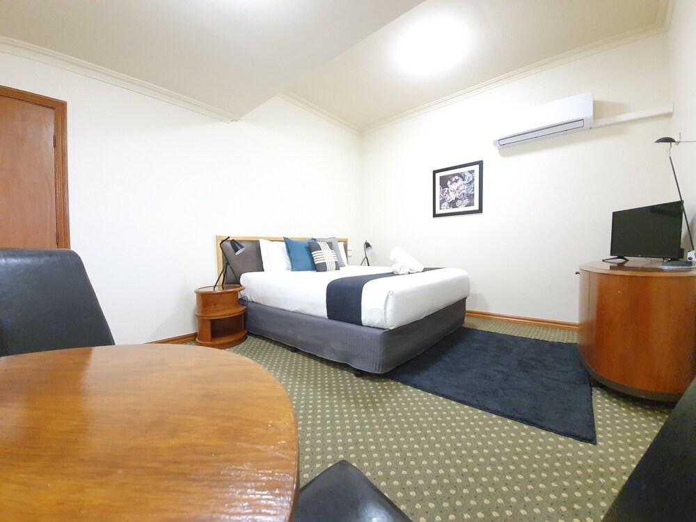 Bell Motel Room Type - Corporate Room