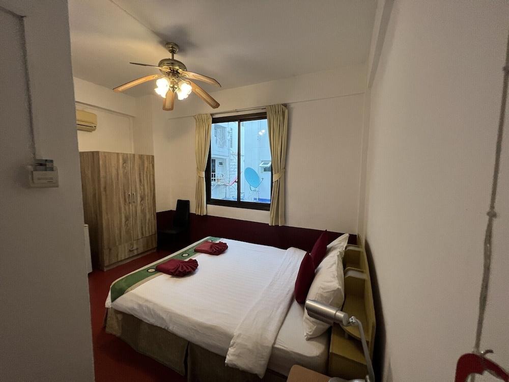 Aquarius Gay Guesthouse & Sauna - Tap to explore photos
