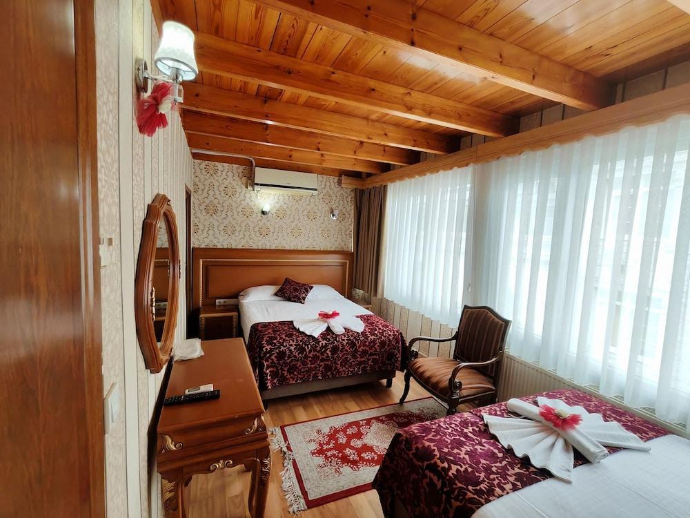 Sirkeci Emek Hotel Room Type - Triple Room, Ensuite