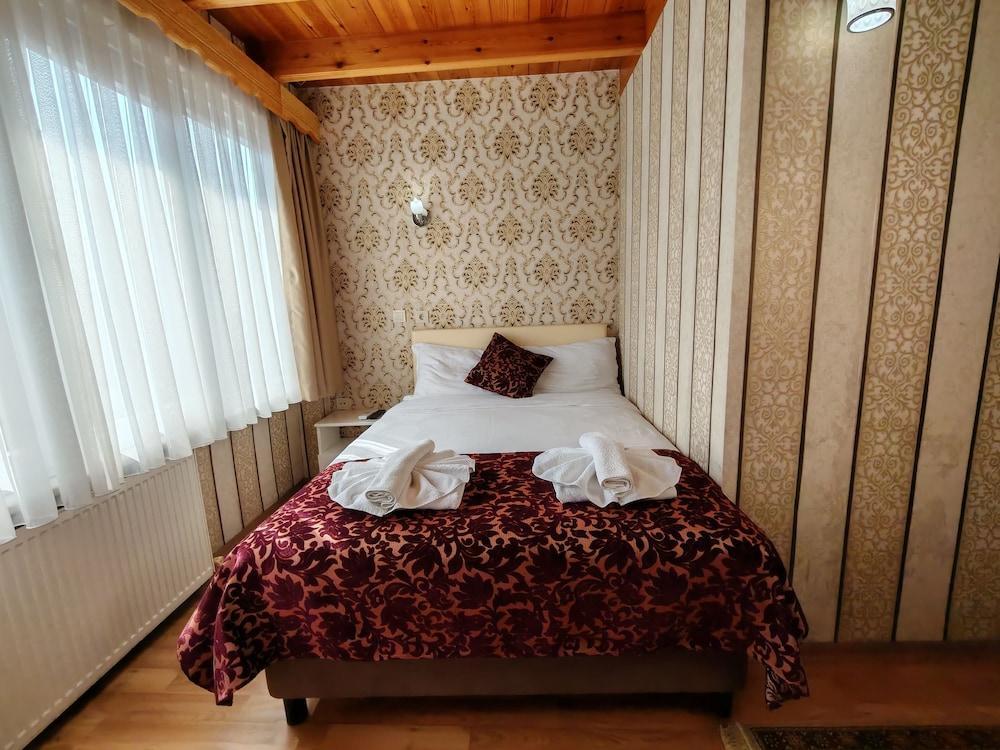 Sirkeci Emek Hotel - Tap to explore photos
