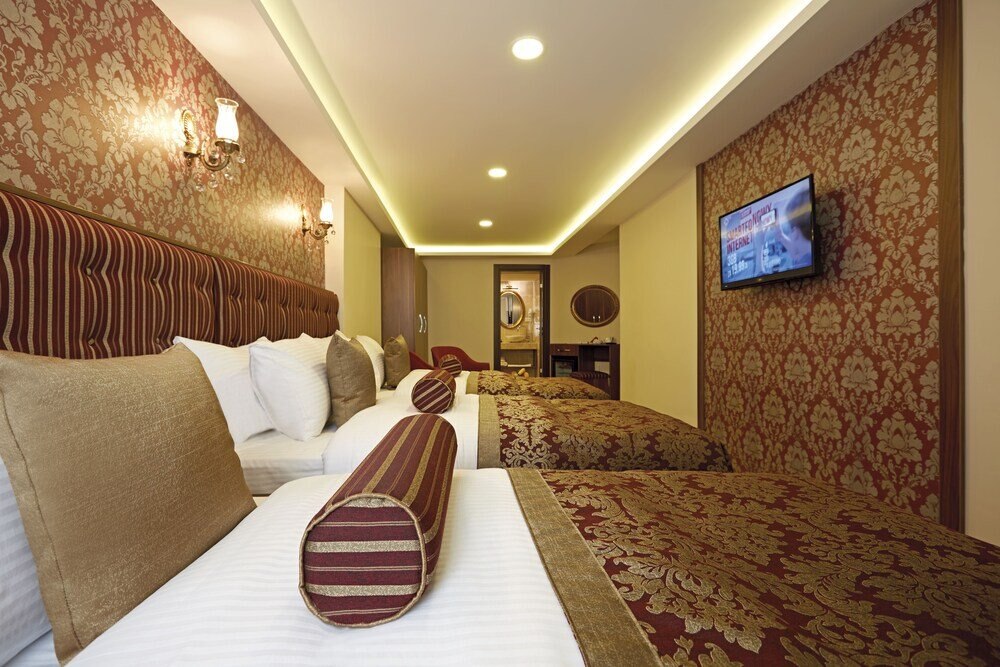 Marmara Place Old City Hotel Room Type - Deluxe Triple Room